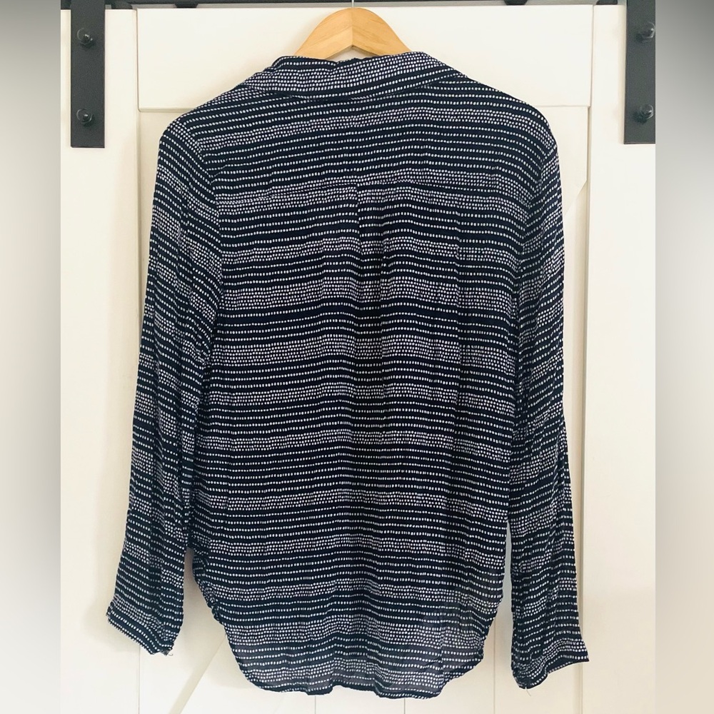 Bella Dahl long sleeve relaxed rayon hipster button down front - Picture 5 of 6